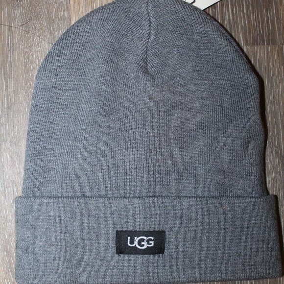 NWT UGG WOMEN'S MEN'S BEANIE KNIT WOOL BLEND LOGO‎ WINTER HAT GRAY - Picture 1 of 3